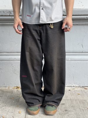 PANTALÓN JEAN SÚPER BAGGY WINE