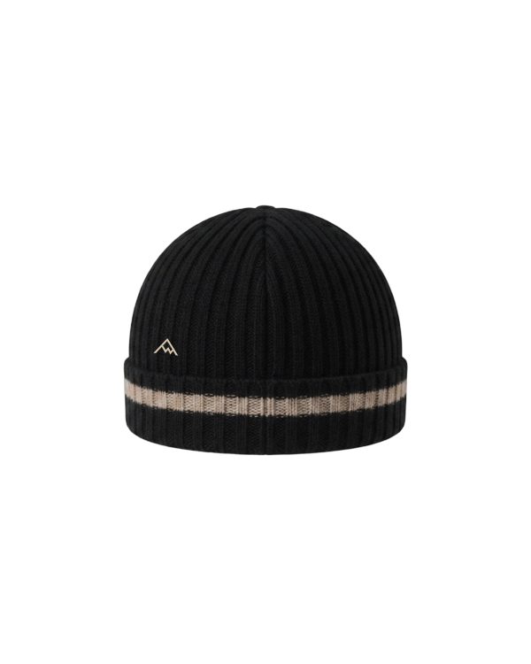 GORRO CON VISERA NEGRO